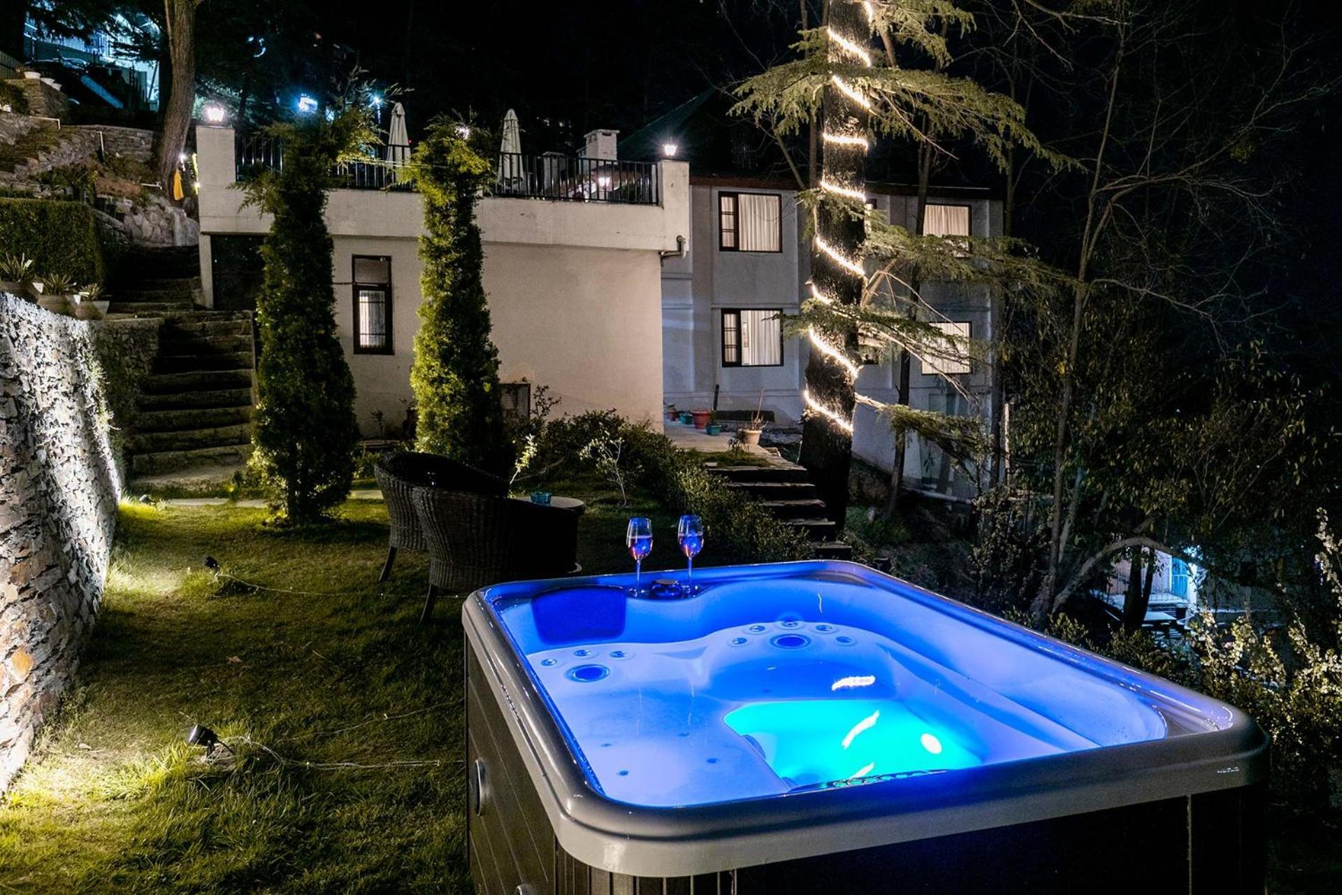 Stayvista At Pine Estate With Outdoor Jacuzzi Shimla Exterior foto